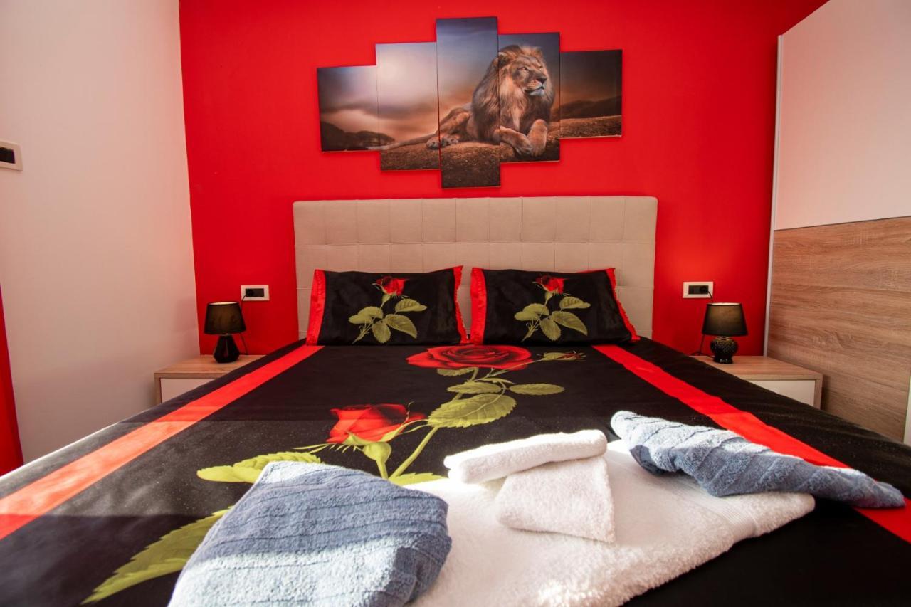 Apartments With Pool In Pula,Croatia מראה חיצוני תמונה