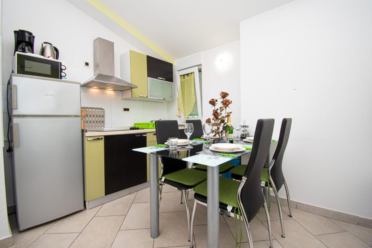 Apartments With Pool In Pula,Croatia מראה חיצוני תמונה